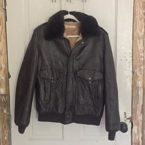 - Vintage leather and shearling Brooks Broth…